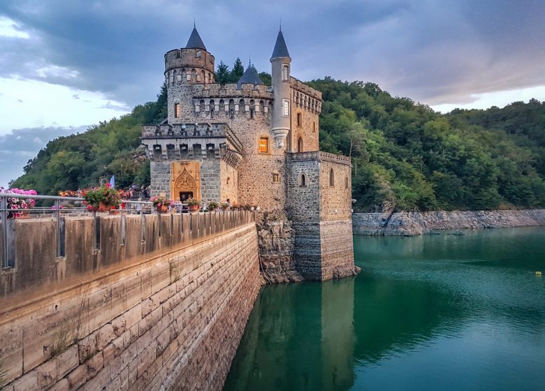 Balade dans les Gorges de la Loire, Château, croisière et praluline