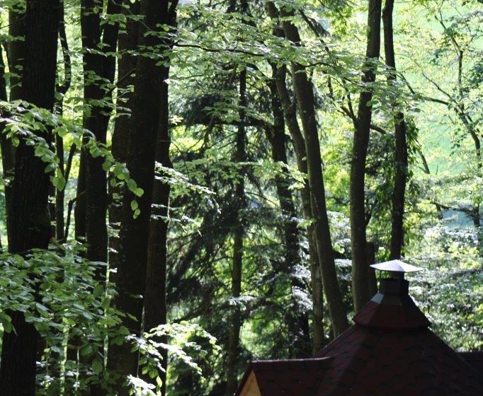 The huts of the covered cross