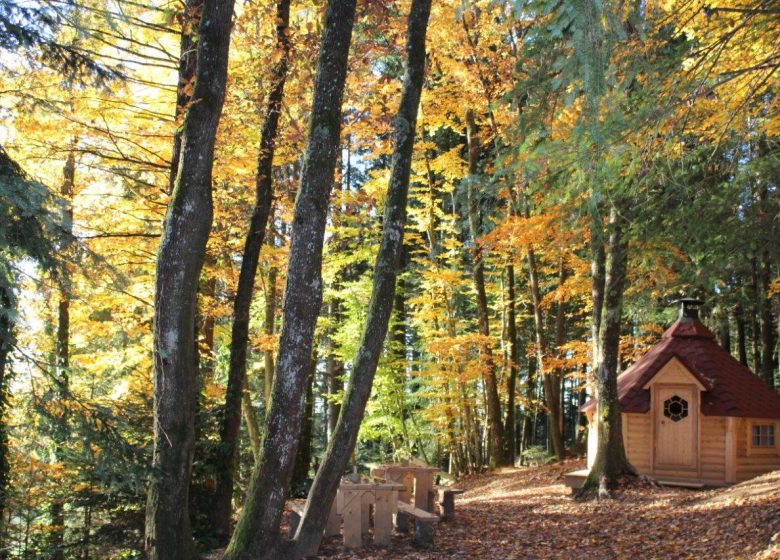 The huts of the covered cross