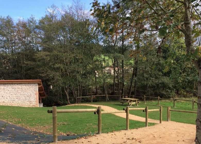 Picknickplatz des Waschhauses von Bourg