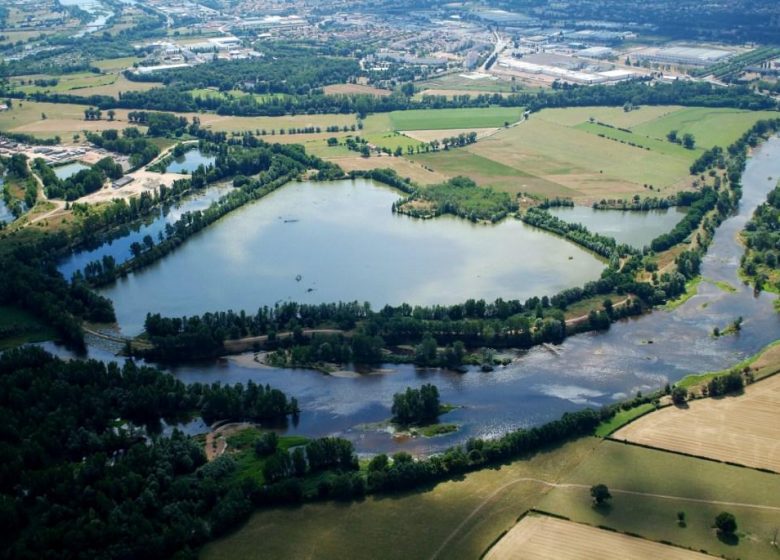 Picknickplaats met grindgroeve in Matel