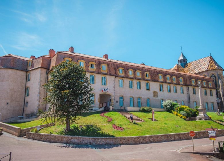 Via Sancti Martini: Saint-Haon-le-Châtel / Les Biefs