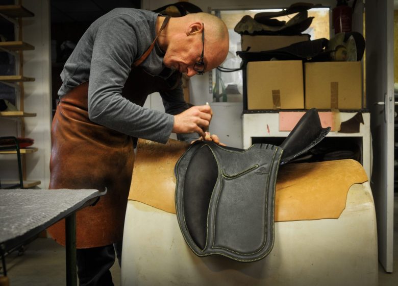 Exhibition – “Leather, tell me what is your job?” “