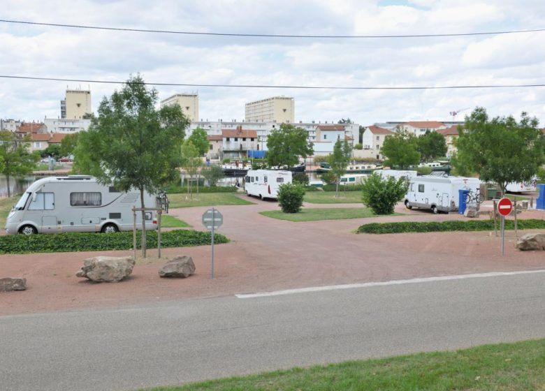 Camperservice en parkeerplaats