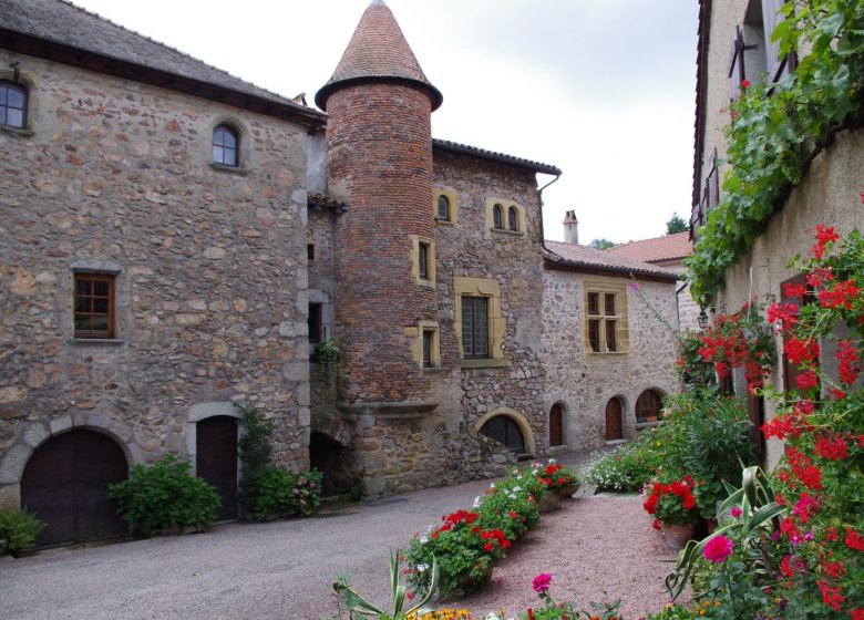 Le Crozet, village with sacred character, village and heritage