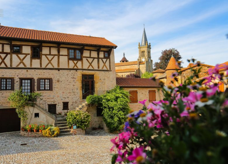 Le Crozet, village au sacré caractère, village et patrimoine