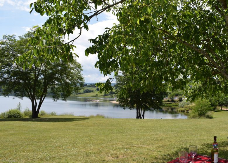 Picknickplatz Villerest Strand